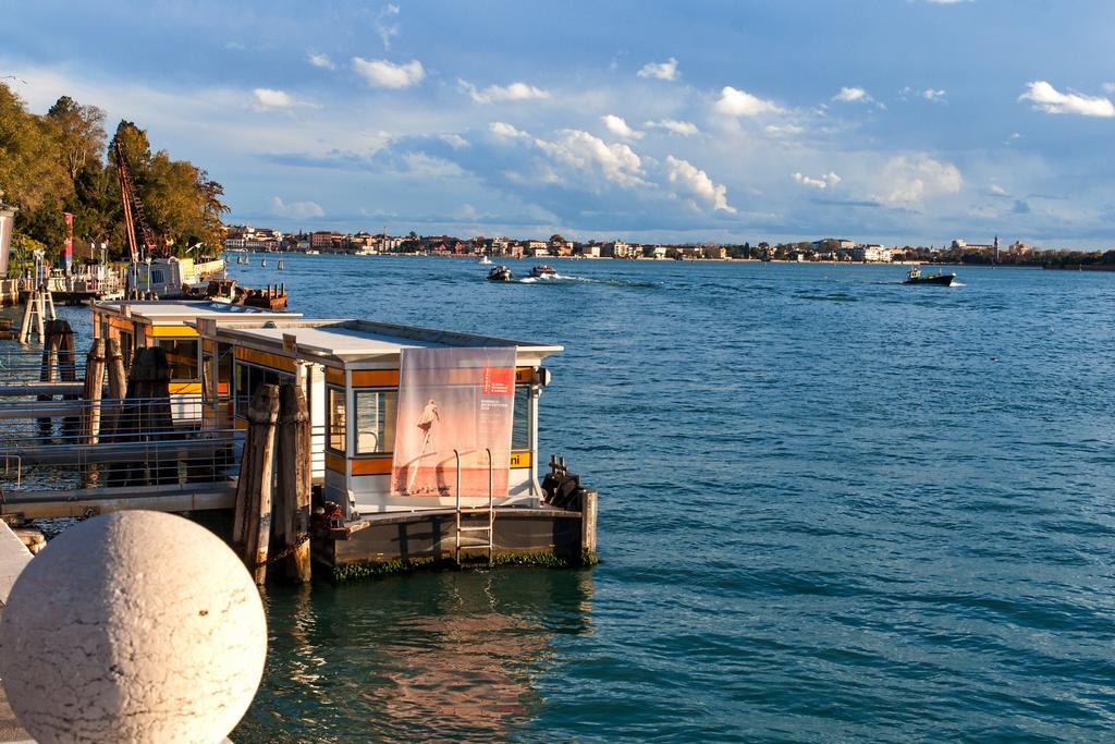 Venezia Biennale Bianco & Rosso Apartment Exterior photo
