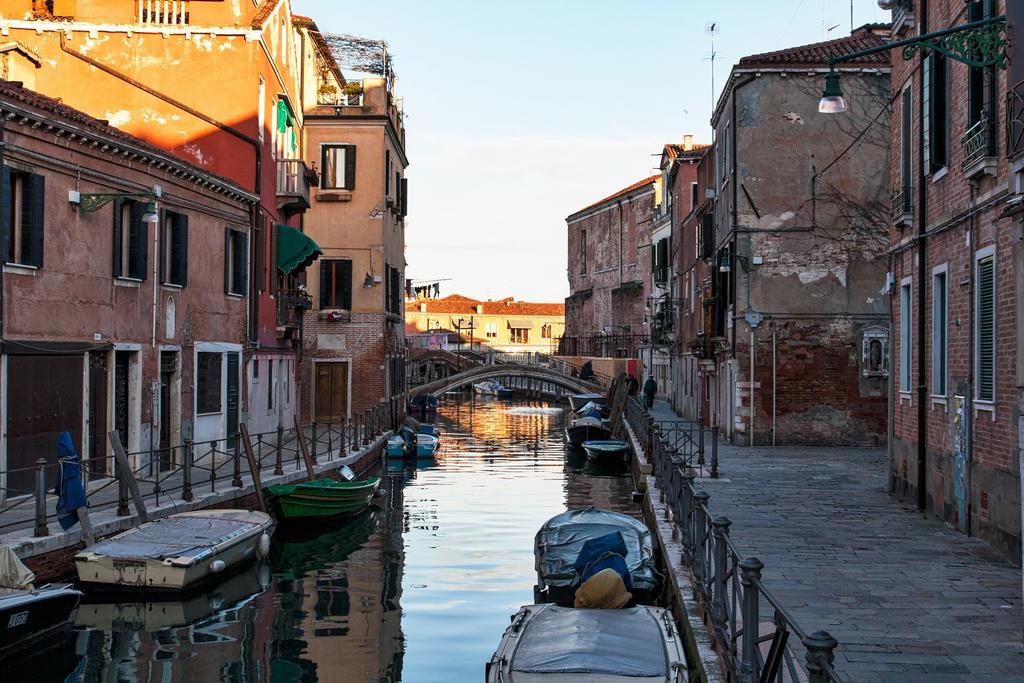 Venezia Biennale Bianco & Rosso Apartment Exterior photo
